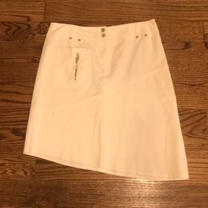 Cynthia Steffe women’s white skirt in size 8